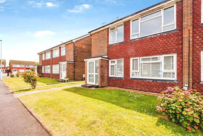 2 Bedroom Flat For Sale In Ophir Road, Worthing, West Sussex, BN11