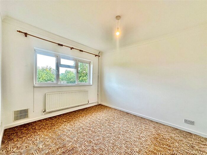 3 Bedroom End Of Terrace House For Sale In Attlee Drive, Dartford, Kent, DA1