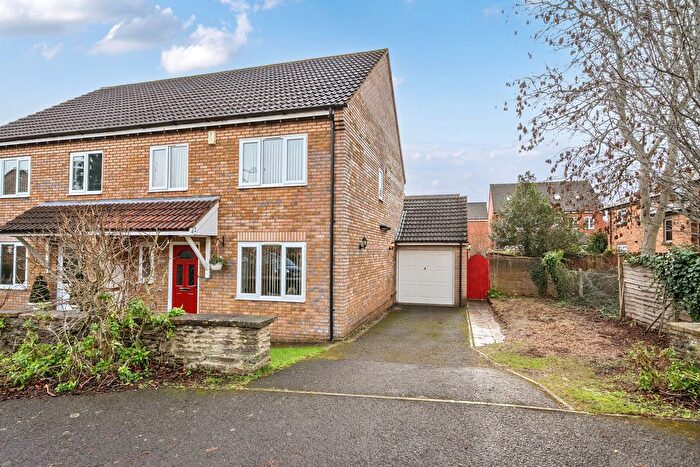 4 Bedroom Semi Detached House For Sale In Trinity Road, Taunton, TA1