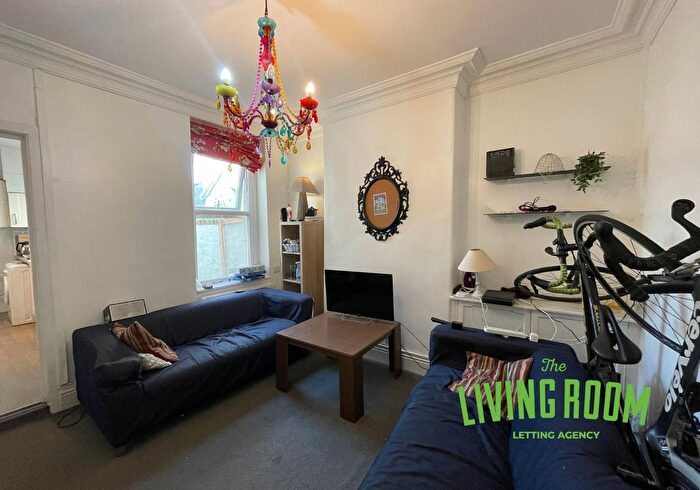 5 Bedroom Property To Rent In Dalton Street, Cathays, Cardiff, CF24