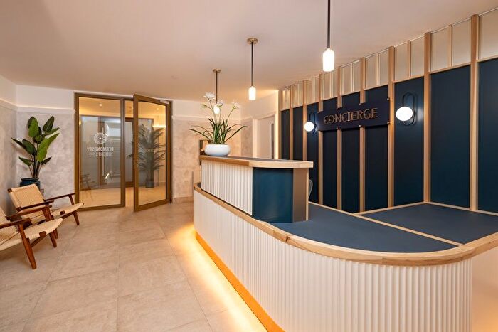 2 Bedroom Flat For Sale In Ilderton Road, London, SE15