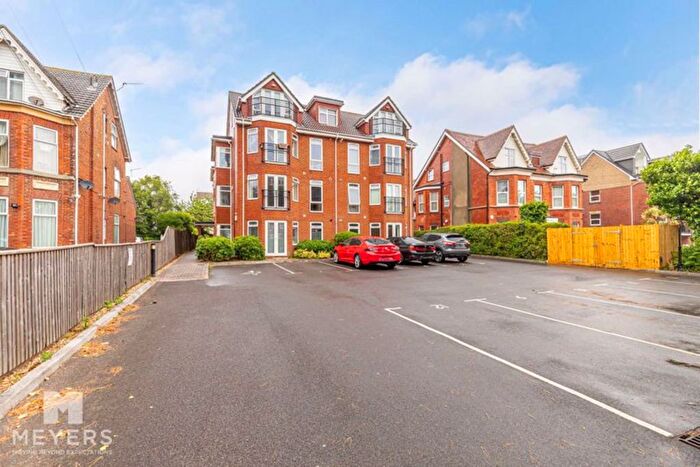 2 Bedroom Flat To Rent In Owls Road, Bournemouth, BH5