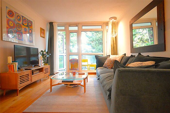 1 Bedroom Flat To Rent In Winterfold Close, London, SW19