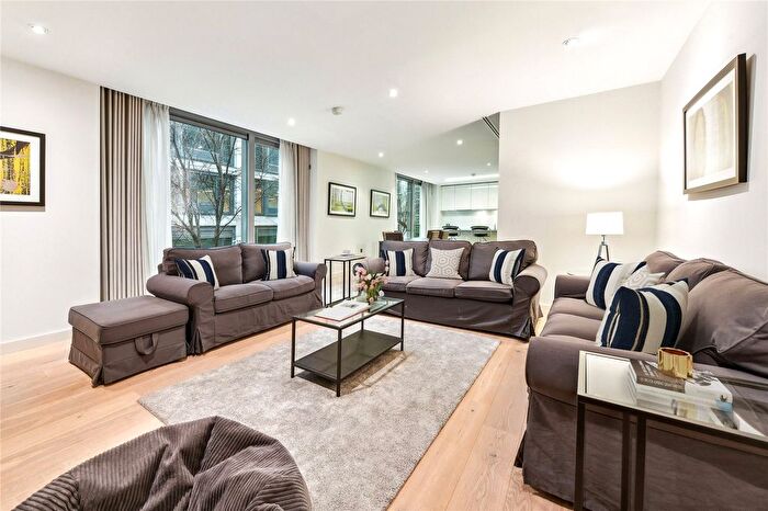2 Bedroom Flat To Rent In George Street, Marylebone, London, W1U