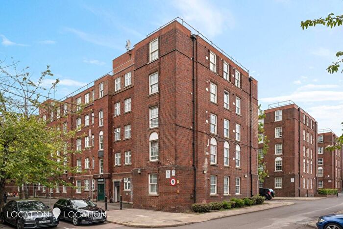 1 Bedroom Apartment For Sale In Ericson House, Guinness Trust, Stamford Hill, N16
