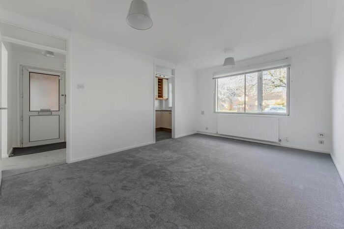 1 Bedroom Maisonette To Rent In Stanwell, Staines-Upon-Thames, TW19