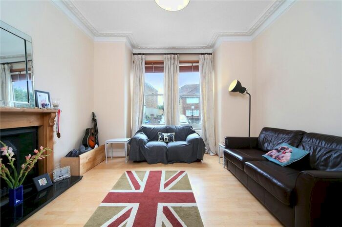 2 Bedroom Flat To Rent In Warwick Road, South Ealing, London, W5