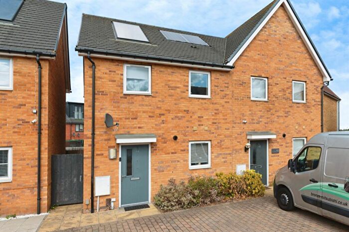2 Bedroom Semi-Detached House For Sale In Barnmead Meadow, Grays, RM16
