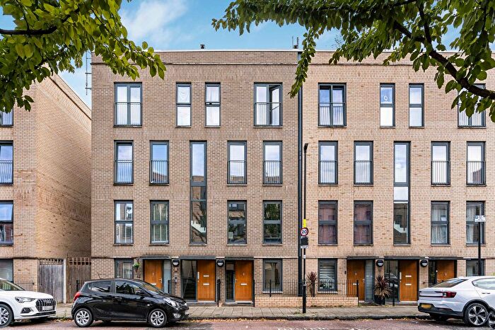 3 Bedroom Terraced House For Sale In Akerman Road, London, SW9