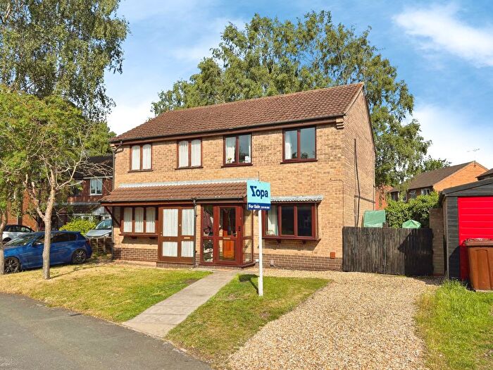 3 Bedroom Semi-Detached House For Sale In Kelstern Close, Lincoln, LN6