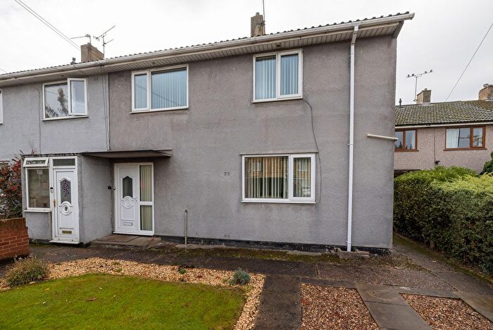 3 Bedroom Semi-detached House For Sale In Clay Flat Lane, Doncaster, DN11