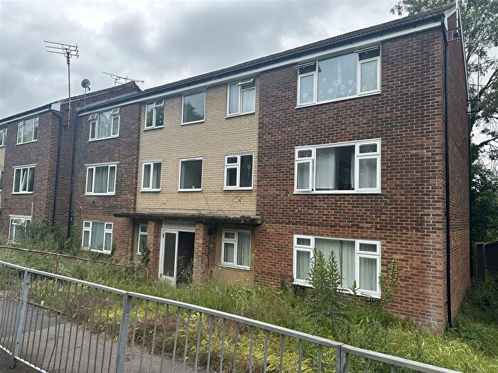 2 Bedroom Flat For Sale In Roseholme, Maidstone, ME16