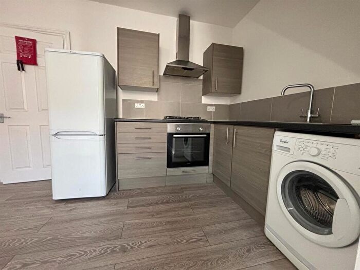 1 Bedroom Flat To Rent In Frogmore Road, Southsea, PO4