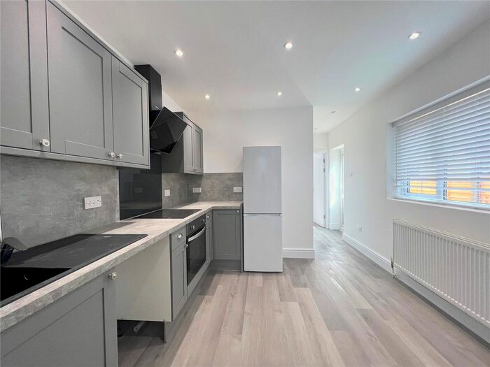 2 Bedroom Flat To Rent In Hampden Road, Harringay, London, N8