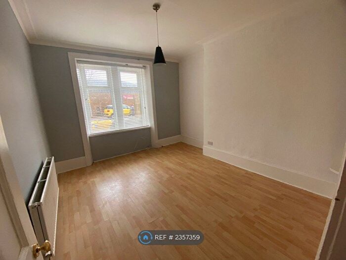 2 Bedroom Flat To Rent In Dalry Road, Kilwinning, KA13