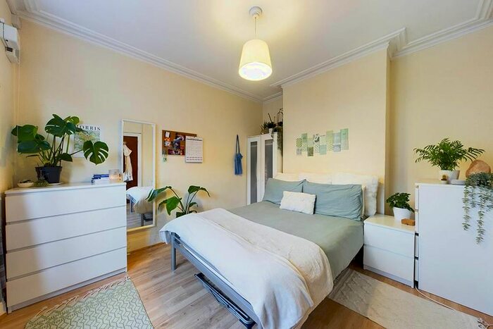 3 Bedroom Property For Sale In Livingstone Road, Southampton, SO14