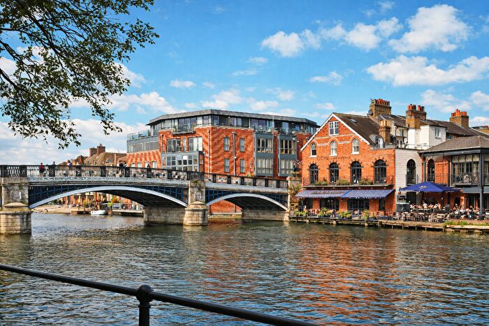 3 Bedroom Penthouse For Sale In Riverside, Eton, SL4