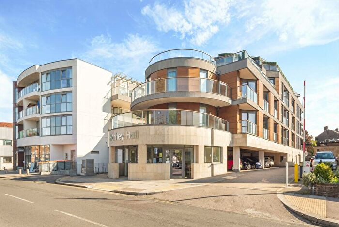 2 Bedroom Flat For Sale In Flower Lane, Mill Hill, London, NW7