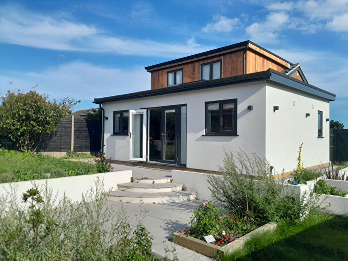 4 Bedroom Semi-Detached House To Rent In Dovedale, Felixstowe, IP11