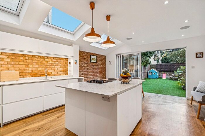 4 Bedroom Terraced House For Sale In Balham Grove, SW12