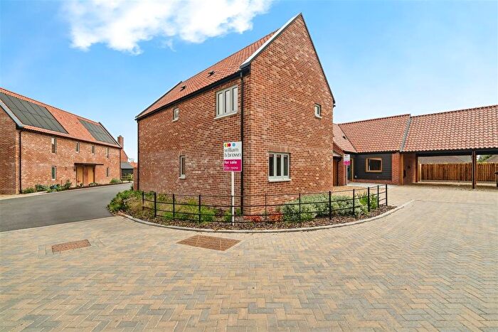3 Bedroom Link Detached House For Sale In Broadgate Close, Northrepps, Cromer, NR27