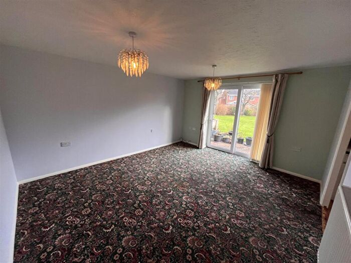 2 Bedroom Semi-Detached Bungalow For Sale In New Street, Church Gresley, DE11