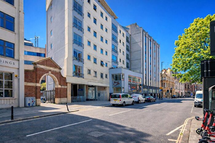 1 Bedroom Flat For Sale In Apollo Apartments, - Baldwin Street, Bristol, BS1