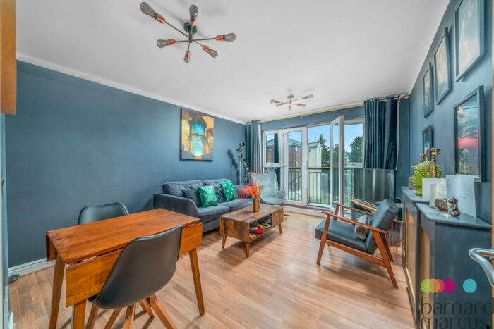 2 Bedroom Apartment To Rent In Denham Road, London, N20