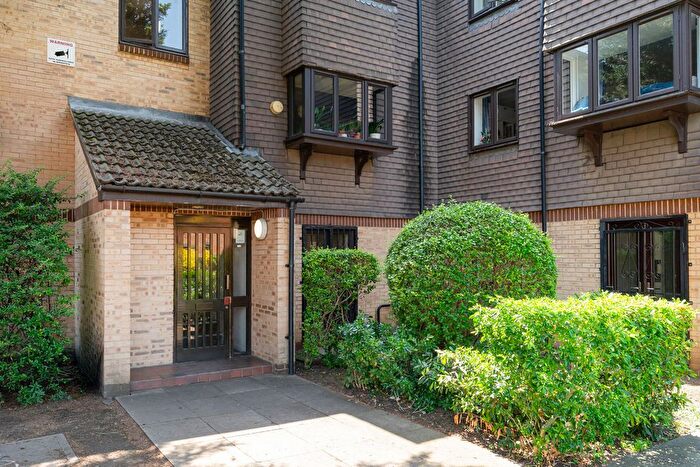2 Bedroom Flat To Rent In Southerngate Way, London, SE14