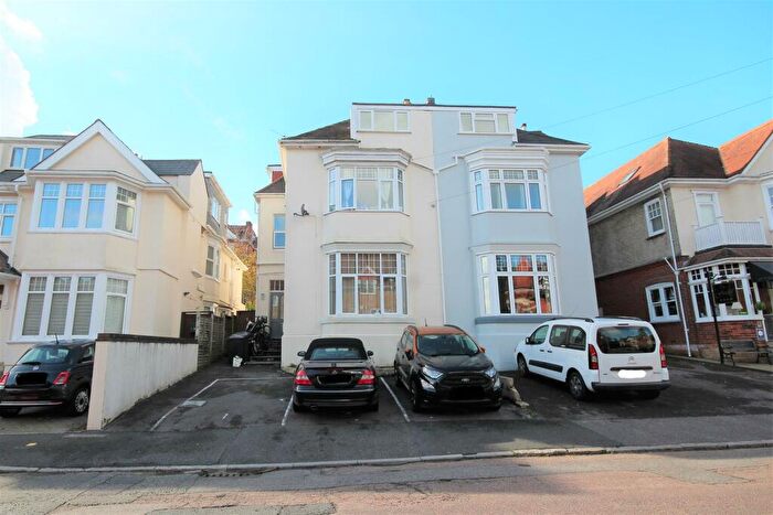 2 Bedroom Apartment To Rent In Studland Road, Bournemouth, BH4