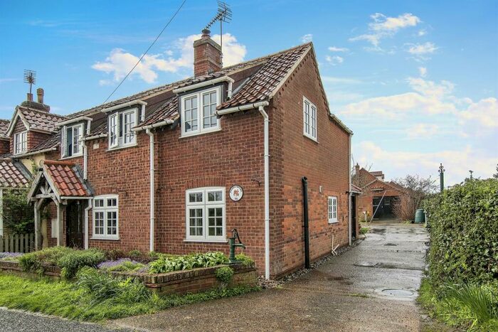 3 Bedroom Character Property For Sale In Halls Corner Lane, Hevingham, Norwich, NR10