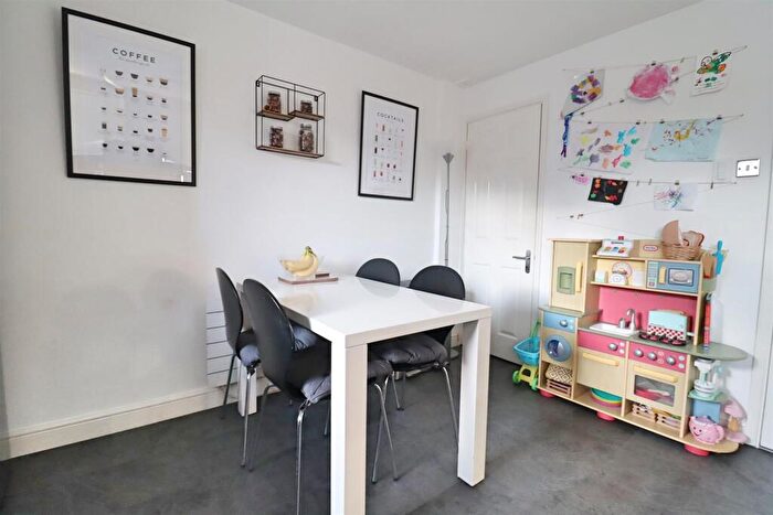 3 Bedroom Terraced House For Sale In Deerleap Way, Braintree, CM7