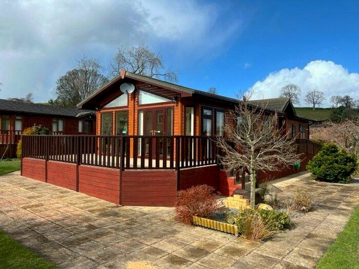 2 Bedroom Mobile/park Home For Sale In Oakwood Valley Lodge, Llanfair Caereinion, Welshpool, Powys, SY21