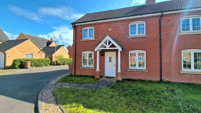 3 Bedroom Semi-Detached House For Sale In Cherry Tree Crescent, Cranwell, NG34