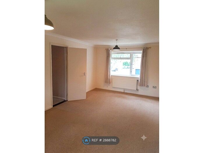 2 Bedroom Flat To Rent In Clifton St, Norwich, NR2