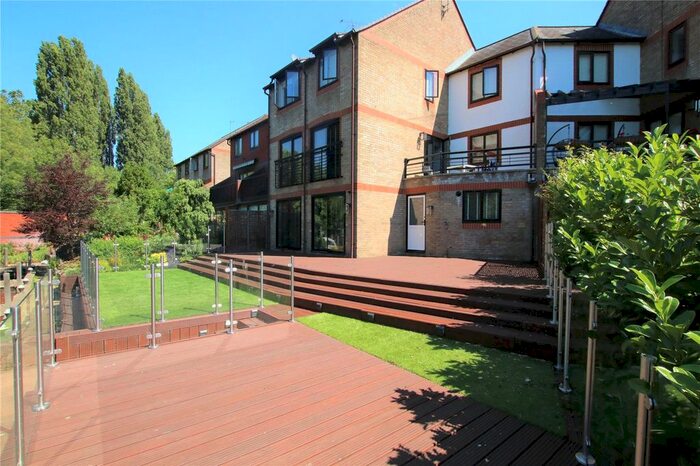 4 Bedroom Town House To Rent In Heron Island, Caversham, Reading, Berkshire RG4
