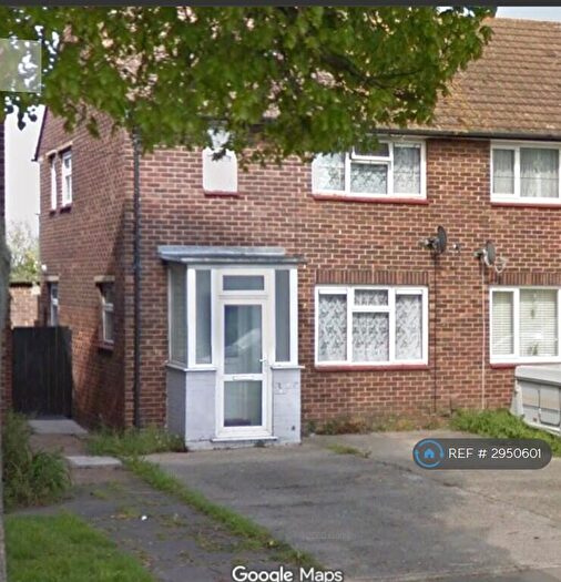 4 Bedroom Semi-Detached House To Rent In Newington Avenue, Southend-On-Sea, SS2