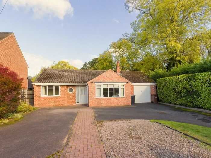 3 Bedroom Detached Bungalow For Sale In Main Street, Barton-under-Needwood, DE13