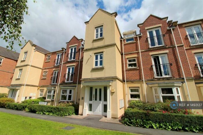 2 Bedroom Flat To Rent In Whitehall Croft, Leeds, LS12