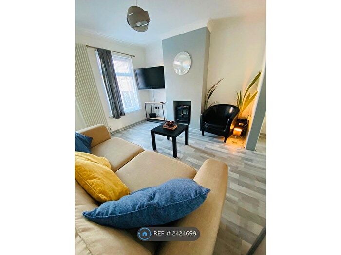 2 Bedroom Terraced House To Rent In Bostall Lane, London, SE2