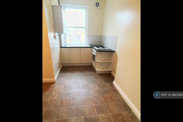 1 Bedroom Flat To Rent In Commercial Road, Newport, NP20