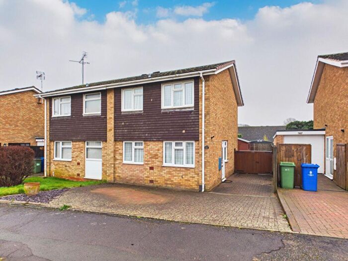 3 Bedroom Semi Detached House For Sale In Highfields, Towcester, NN12