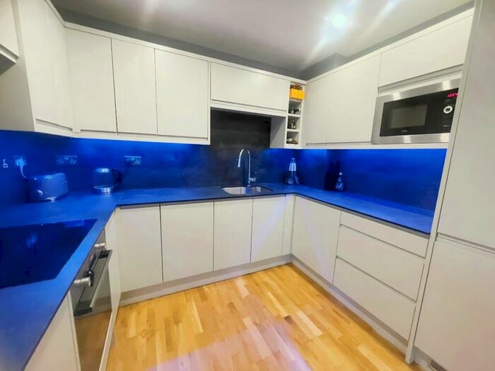 2 Bedroom Apartment To Rent In Advent Way, Manchester, M4