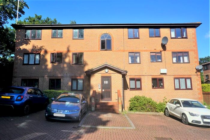 1 Bedroom Flat To Rent In Winston Close, Greenhithe, DA9