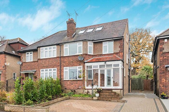 5 Bedroom Semi Detached House For Sale In Tudor Road, Barnet, EN5