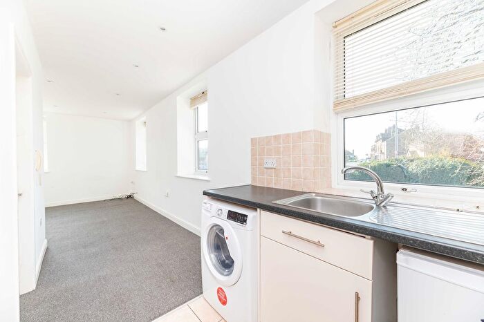 2 Bedroom Flat To Rent In Main Street, Leeds, WF3