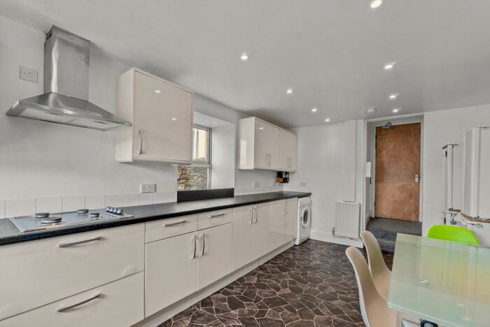 6 Bedroom Terraced House To Rent In Edith Avenue, Plymouth, Devon, PL4