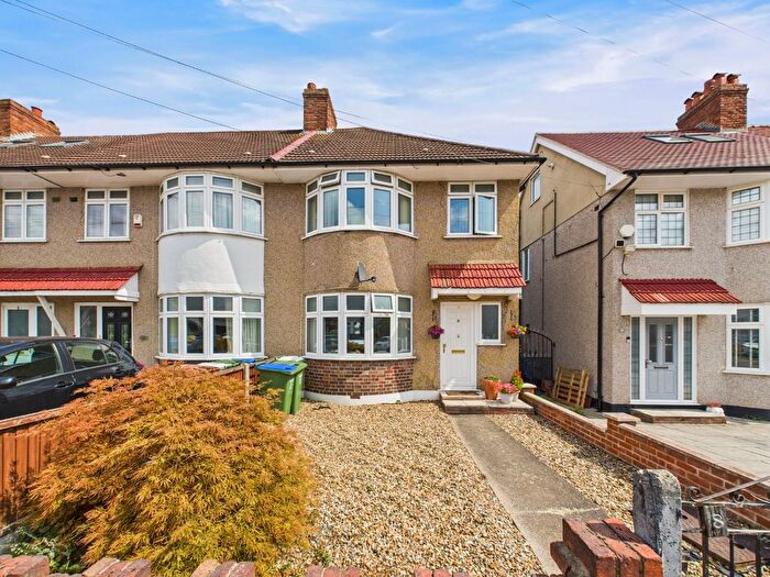 3 Bedroom End Of Terrace House For Sale In Merrilees Road, Sidcup, Kent, DA15
