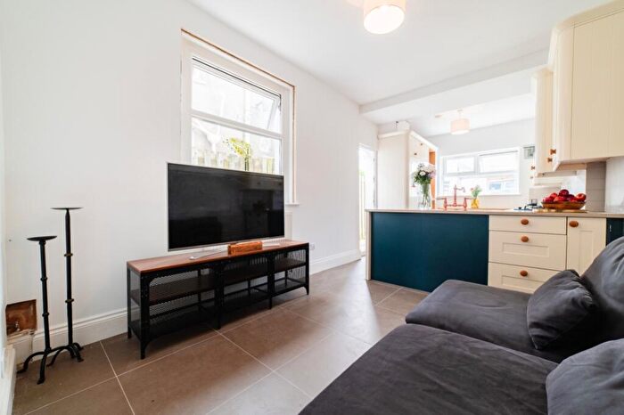 5 Bedroom End Of Terrace House To Rent In Pentyrch Street, Cathays, CF24