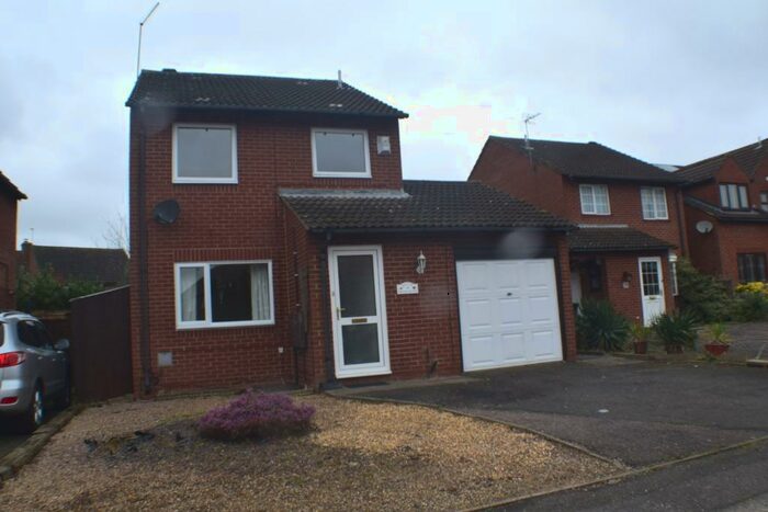 3 Bedroom Detached House To Rent In Springbanks Way, East Hunsbury, Northampton, NN4